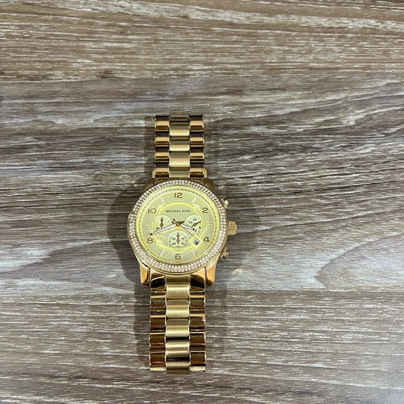 MICHAEL KORS GOLD WATCH WITH CRYSTAL DETAIL - Picture 4 of 11